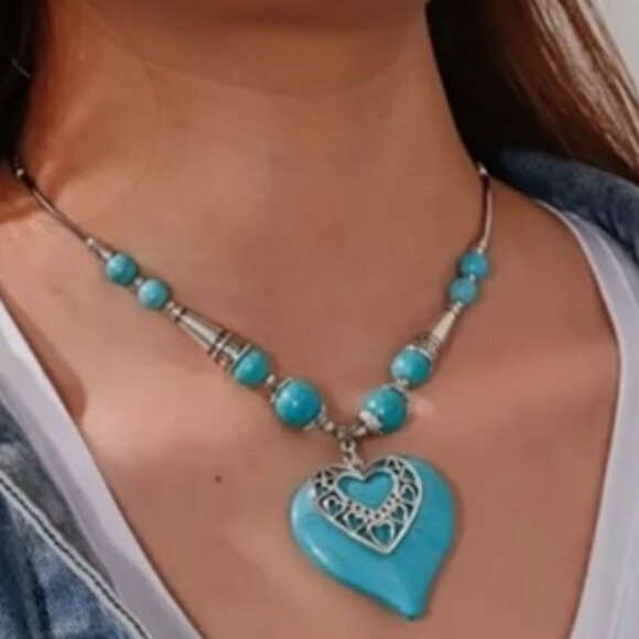 Bohemian Heart-Shaped Pendant Necklace Blue Turquoise & Electro-Plated Silver - Picture 2 of 6